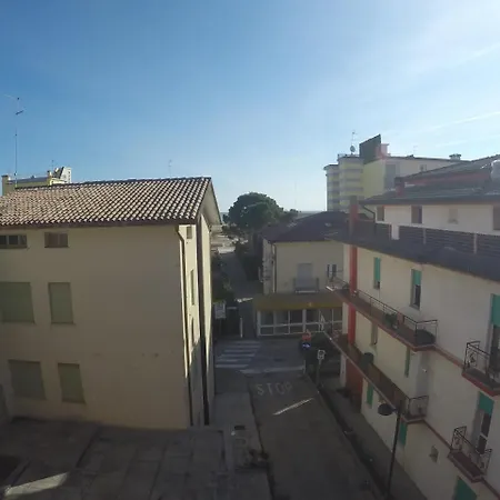 Miramar - Attico Bilocale - Agenzia Cocal Apartman *